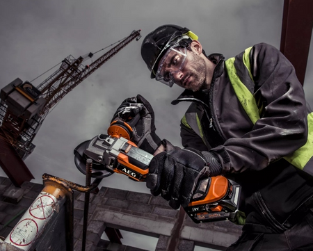 Szlifierka kątowa 125mm 18V + walizka BEWS18-125BL AEG | CIS Sklep